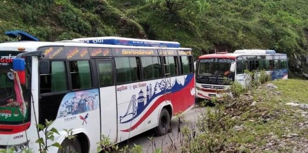 पहिरोका कारण अवरुद्ध महाकाली लोकमार्ग सुचारु 